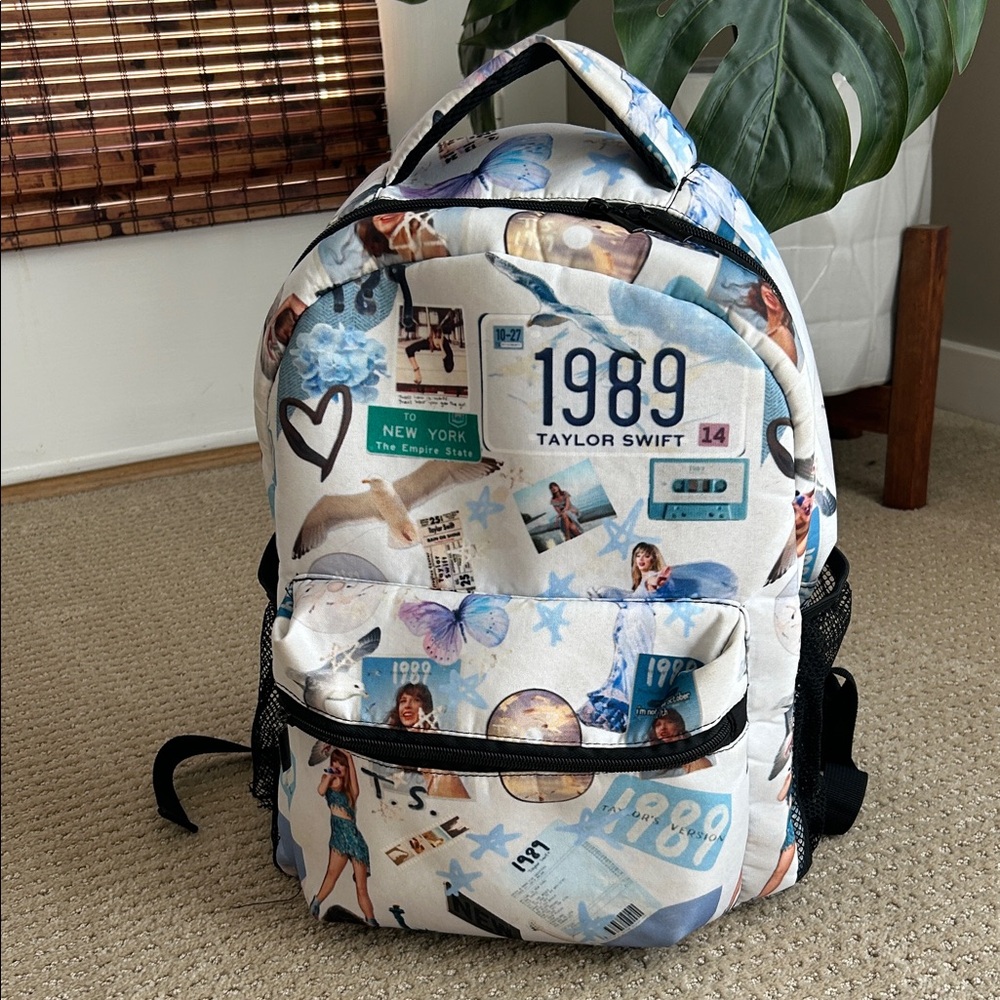 Taylor Swift 1989 Collage Backpack - White and Blue